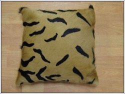 Подушка  Тигр  шампань